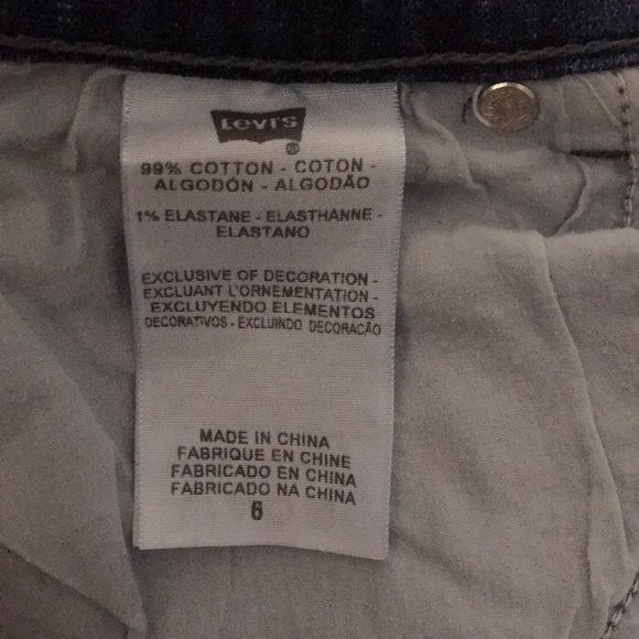 Levi Shorts - Picture 4 of 4